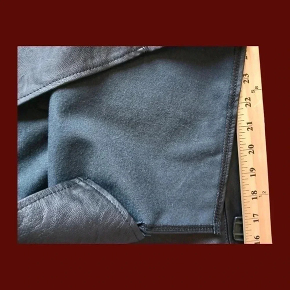 Boohoo high waisted faux leather mini skirt size 10 blk color - Picture 4 of 8